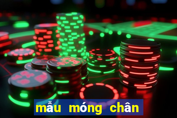 mẫu móng chân đính đá đẹp 2024