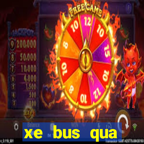 xe bus qua đường láng