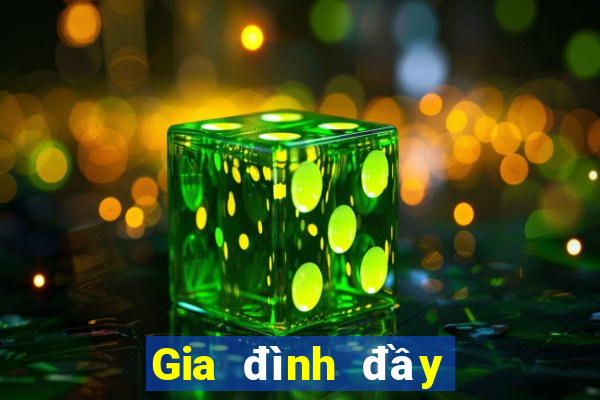 Gia đình đầy màu sắc 2020