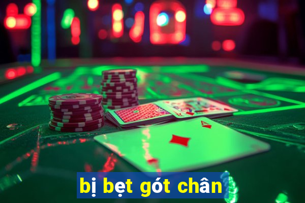 bị bẹt gót chân