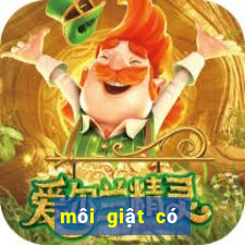 môi giật có điềm gì